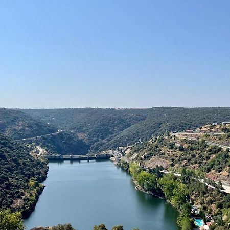 Pensao Vista Bela Hotel Миранда до Дуро Екстериор снимка