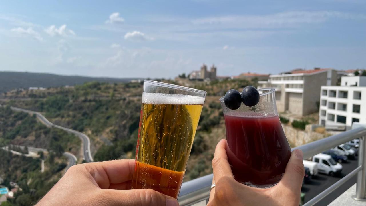 Pensao Vista Bela Hotel Миранда до Дуро Екстериор снимка