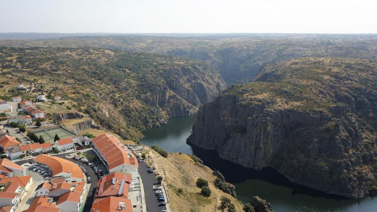 Pensao Vista Bela Hotel Миранда до Дуро Екстериор снимка