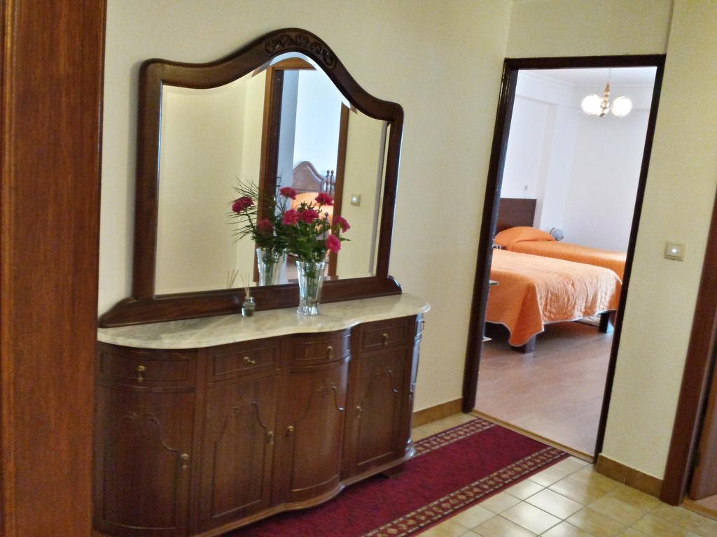 Pensao Vista Bela Hotel Миранда до Дуро Екстериор снимка