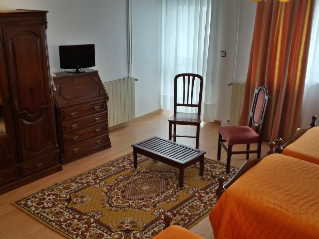 Pensao Vista Bela Hotel Миранда до Дуро Екстериор снимка