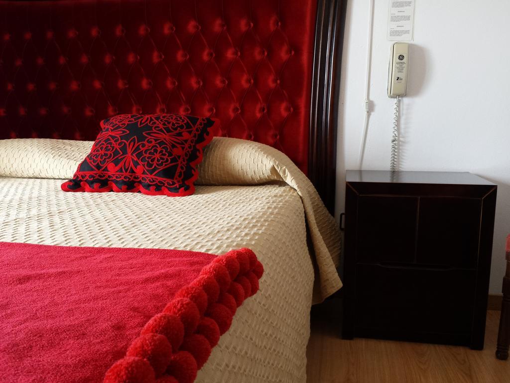 Pensao Vista Bela Hotel Миранда до Дуро Екстериор снимка