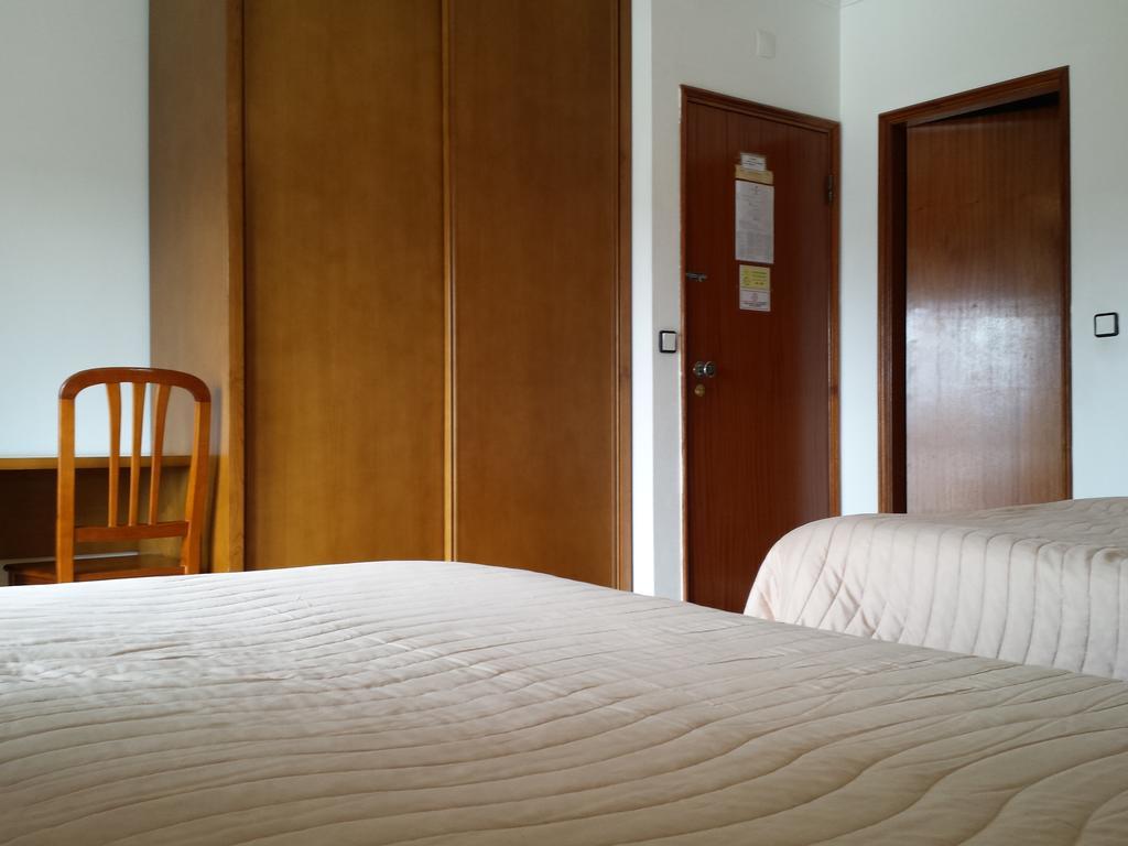 Pensao Vista Bela Hotel Миранда до Дуро Екстериор снимка